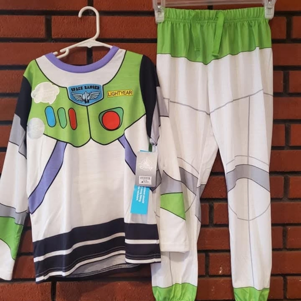 Buzz Lightyear Disney Pajama Set Size 9/10 NWT.  I ship daily!! 1 DAY ONLY $14